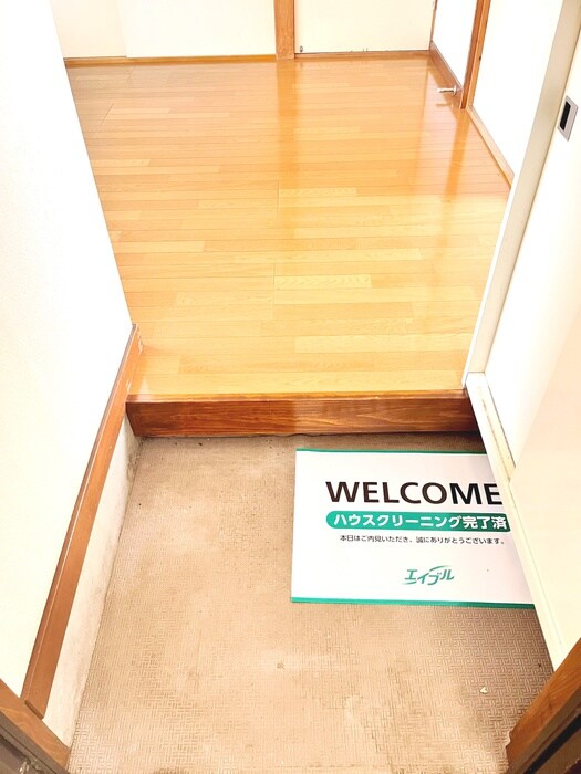 物件内観写真17　(玄関)