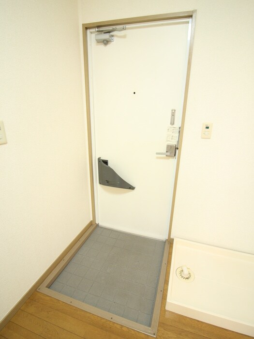 物件内観写真19　(玄関)