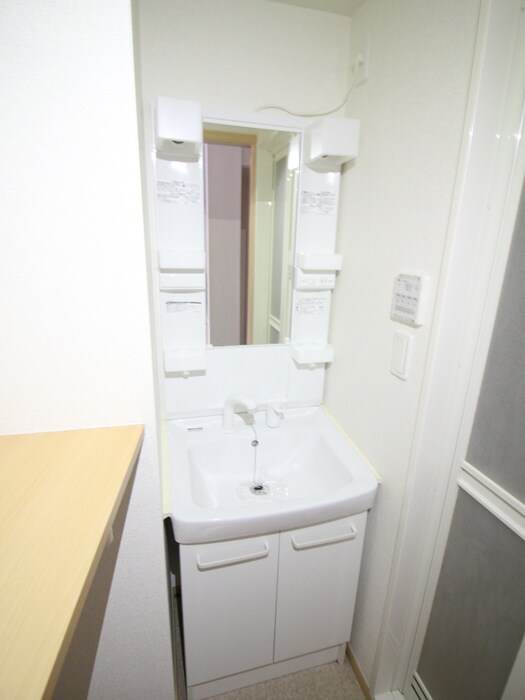 物件内観写真11　(洗面)