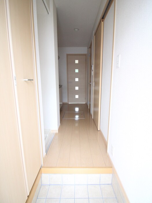 物件内観写真18　(玄関)