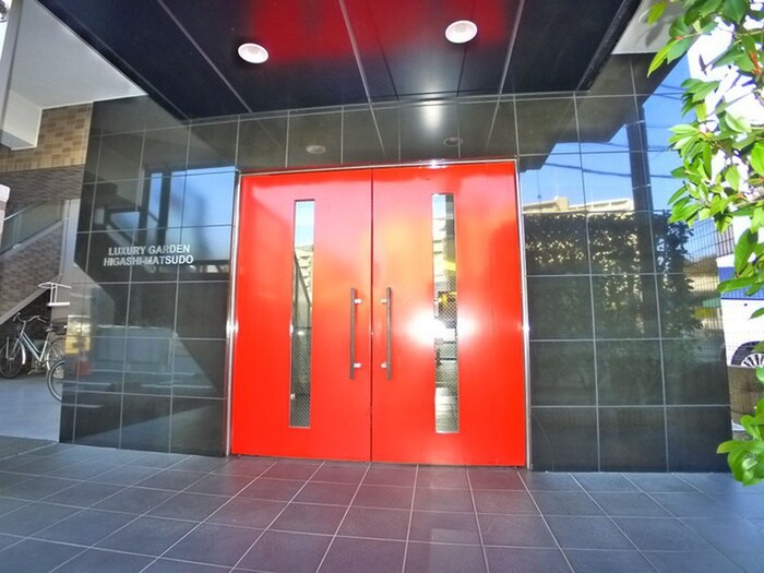 物件外観写真2　(エントランス部分)