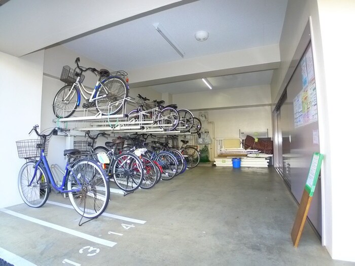 物件外観写真5　(駐輪場)