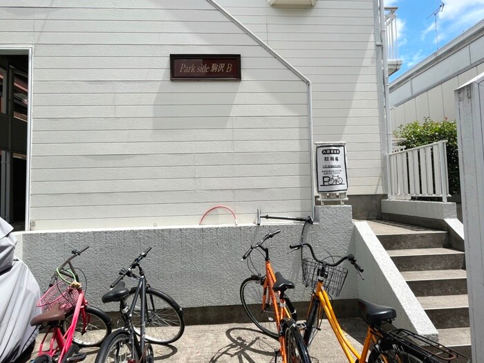 物件外観写真6　(エントランス部分)