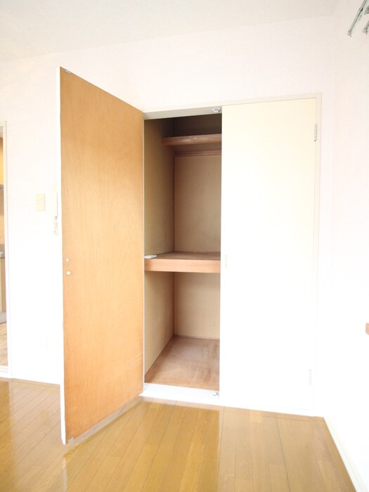 物件内観写真12　(収納)