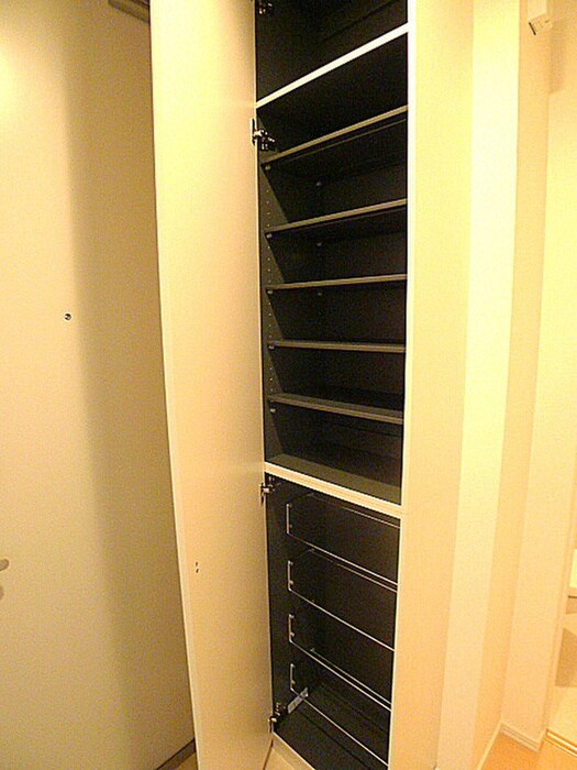 物件内観写真15　(玄関)