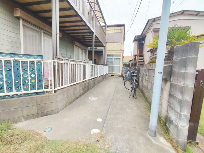 物件外観写真5　(エントランス部分)