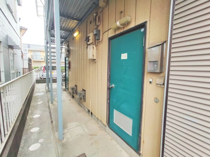 物件外観写真6　(エントランス部分)