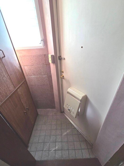 物件内観写真17　(玄関)