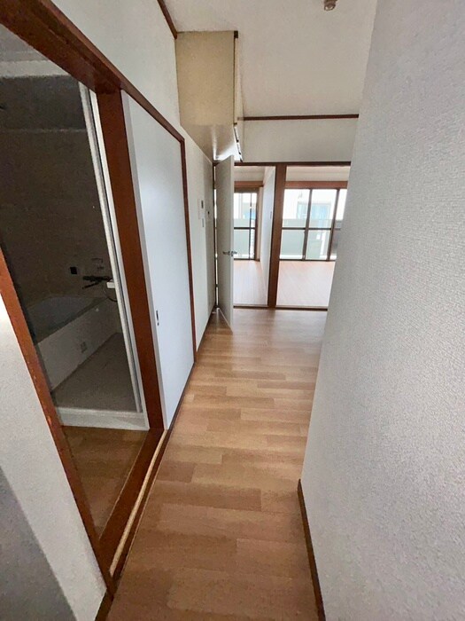 物件内観写真21　(廊下)