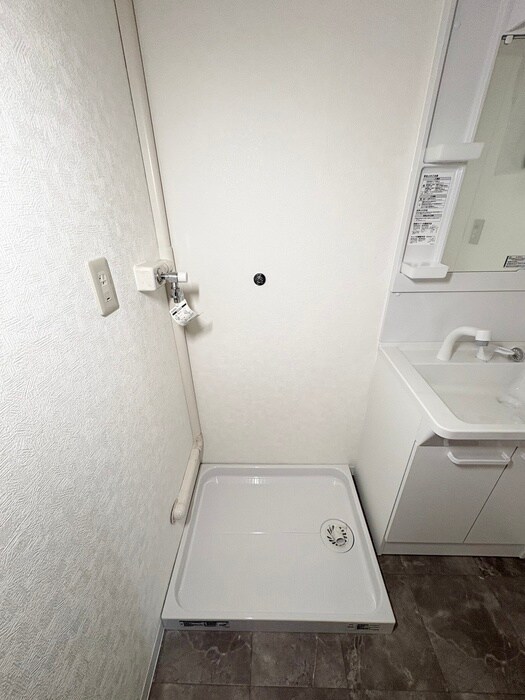 物件内観写真12　(洗濯機置場)