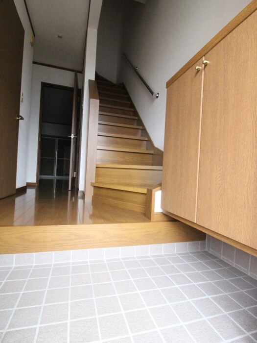 物件内観写真15　(玄関)