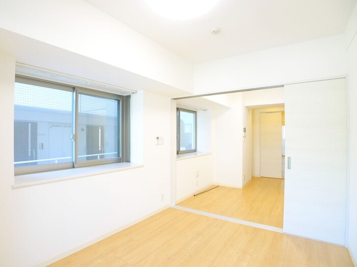 物件内観写真9　(室内からの展望)