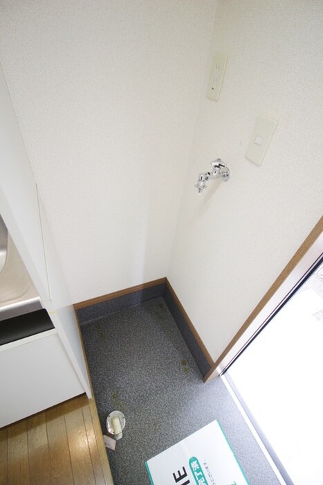 物件内観写真14　(洗濯機置場)