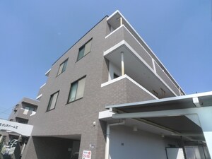 里ヴェラドールⅡ外観写真