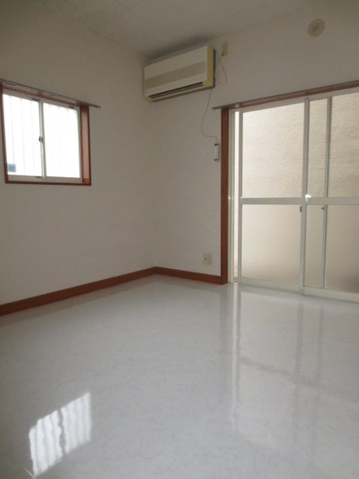 物件内観写真4　(居室)