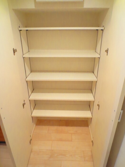 物件内観写真13　(収納)