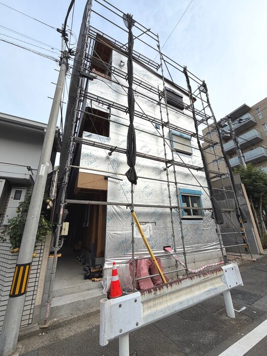 物件外観写真2　(建築中)