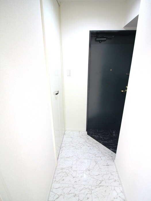 物件内観写真14　(玄関)