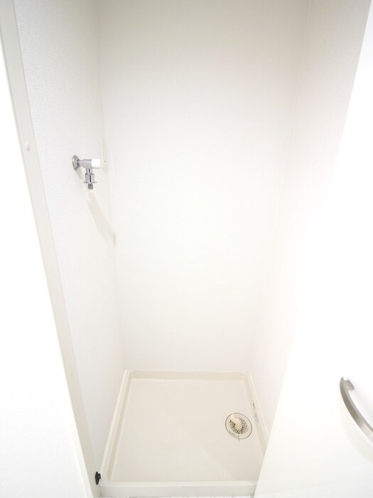 物件内観写真18　(洗濯機置場)