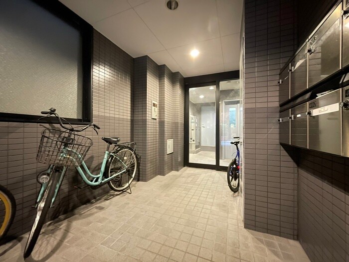 物件外観写真2　(エントランス部分)