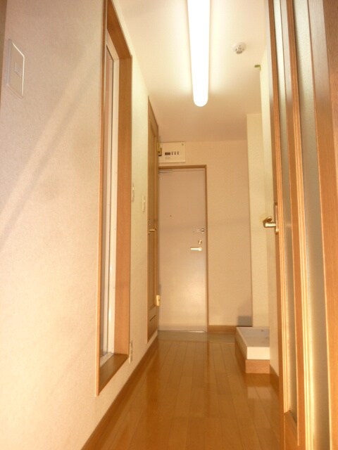 物件内観写真10　(廊下)