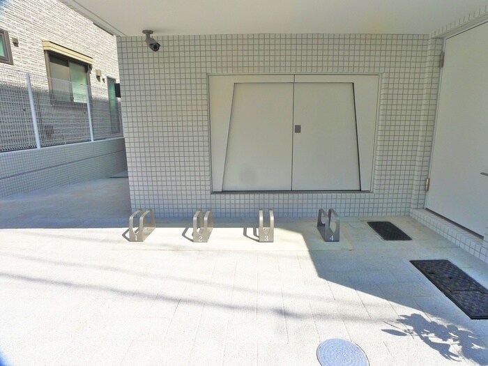 物件外観写真5　(駐輪場)