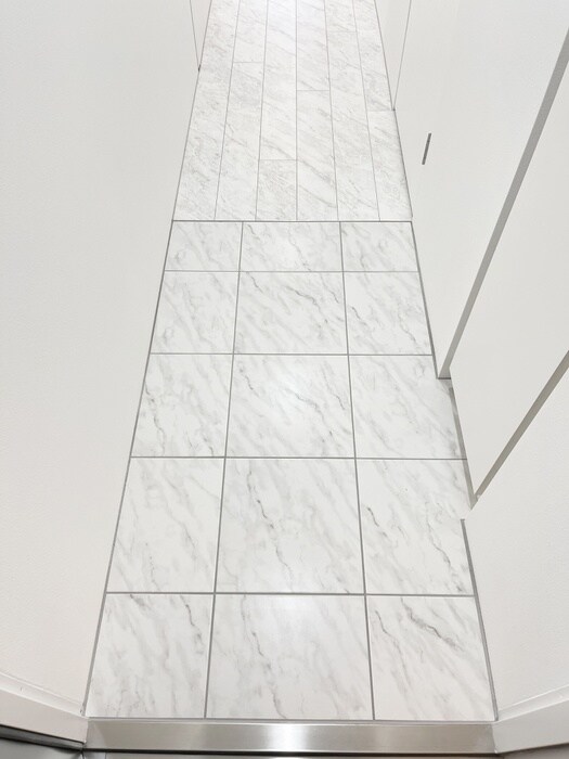 物件内観写真18　(玄関)