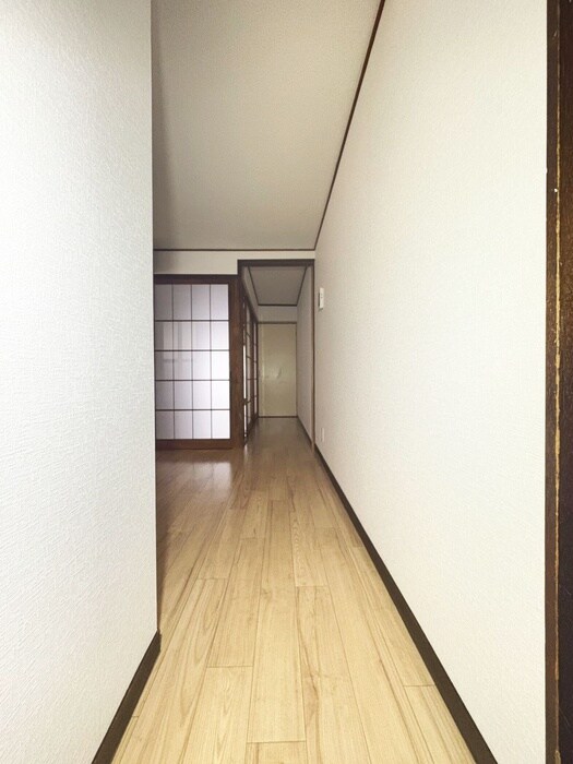 物件内観写真15　(廊下)