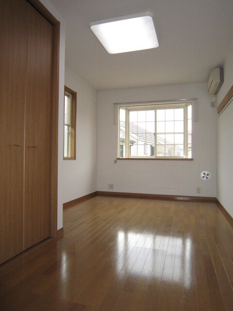 物件内観写真4　(居室)