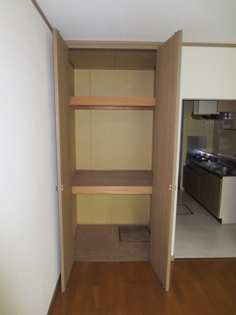 物件内観写真9　(収納)