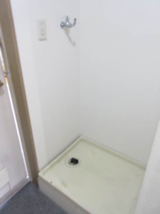 物件内観写真12　(洗濯機置場)