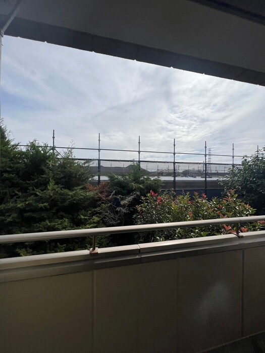 物件内観写真13　(室内からの展望)