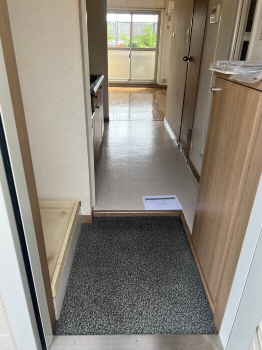 物件内観写真15　(玄関)