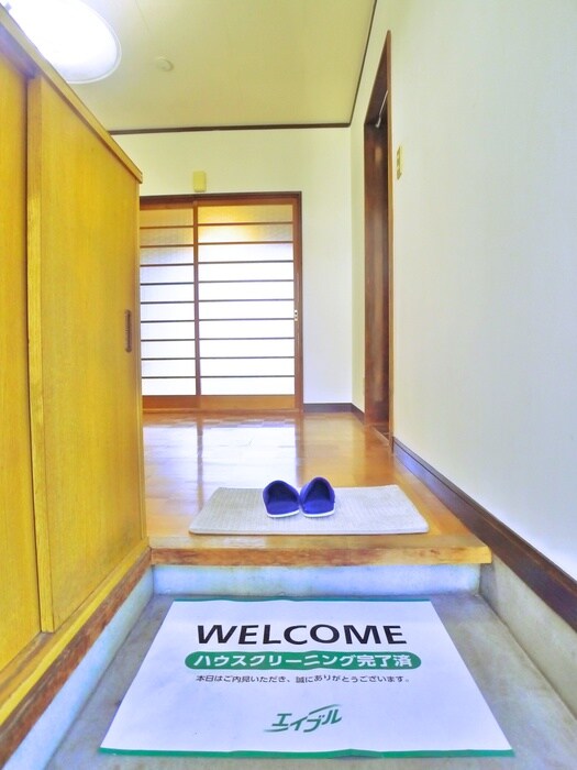 物件内観写真7　(玄関)