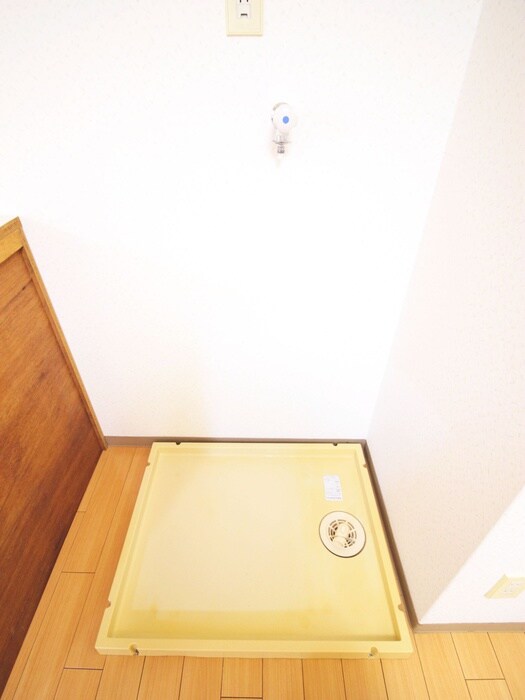 物件内観写真14　(洗濯機置場)