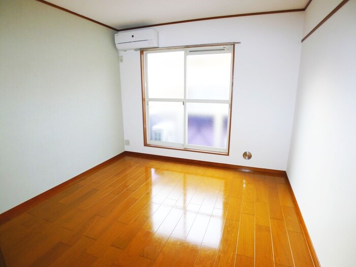 物件内観写真4　(居室)