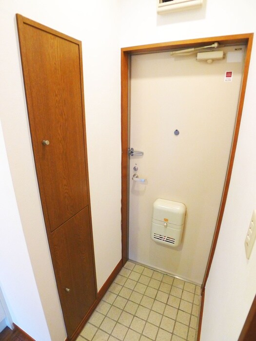 物件内観写真13　(玄関)