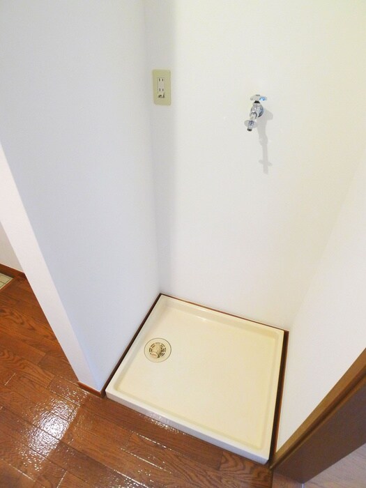 物件内観写真14　(洗濯機置場)