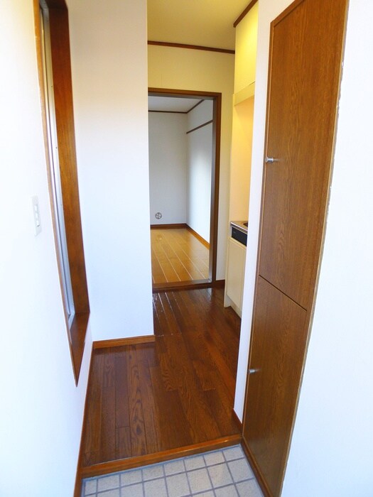 物件内観写真16　(廊下)