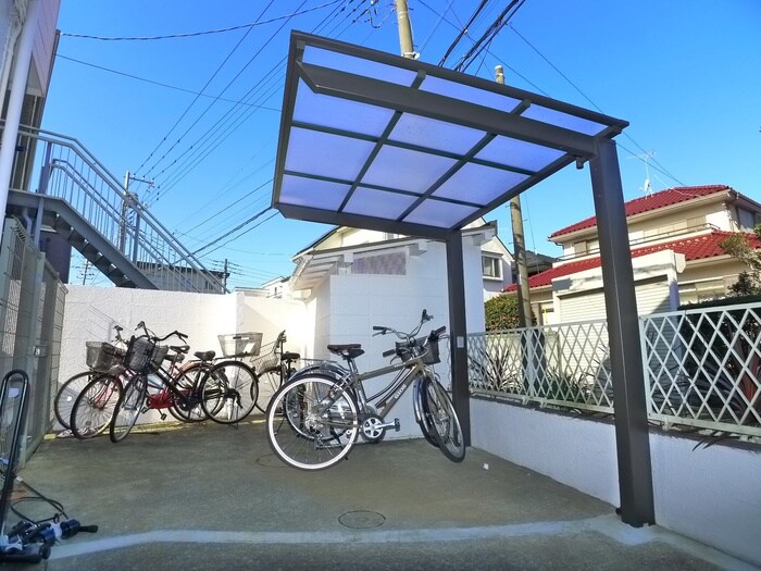 物件外観写真3　(駐輪場)