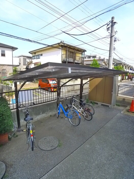 物件外観写真3　(駐輪場)