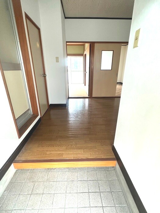 物件内観写真15　(玄関)