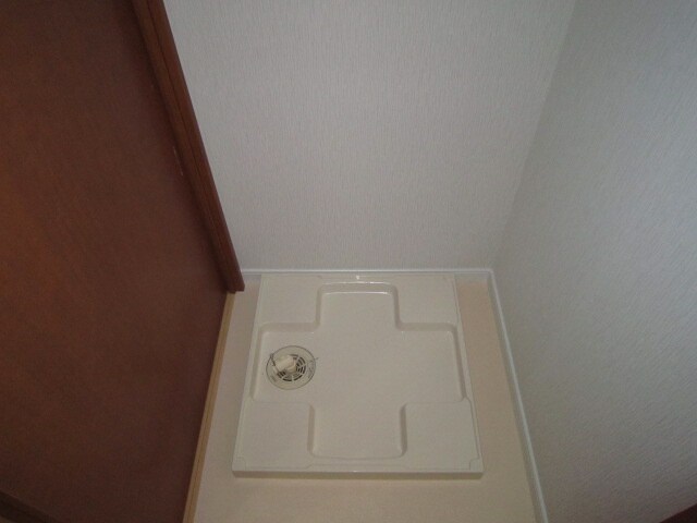 物件内観写真9　(洗濯機置場)