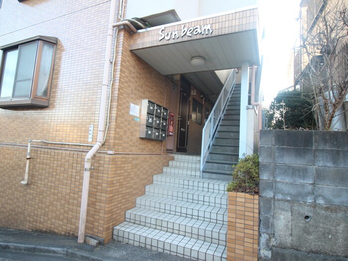 物件外観写真5　(エントランス部分)