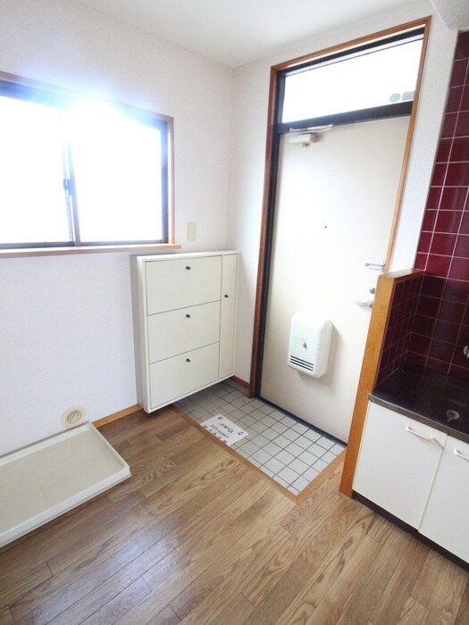 物件内観写真18　(玄関)