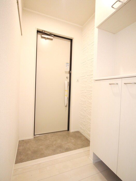 物件内観写真17　(玄関)