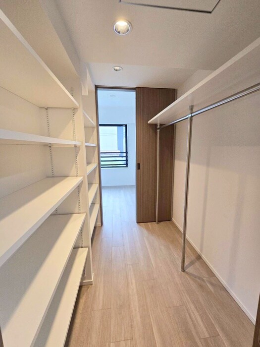 物件内観写真10　(収納)