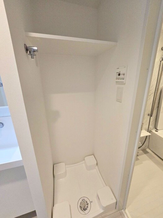 物件内観写真14　(洗濯機置場)