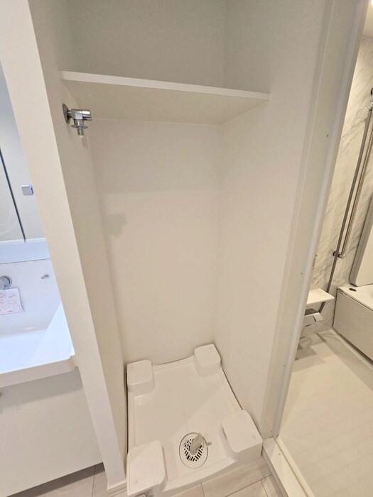 物件内観写真15　(洗濯機置場)