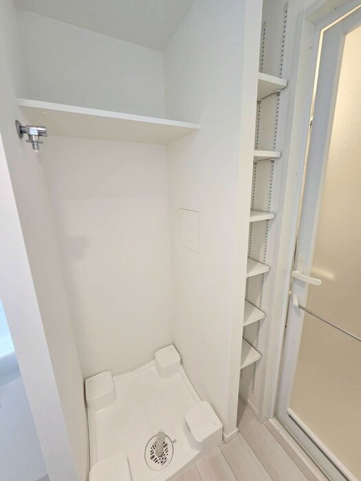 物件内観写真15　(洗濯機置場)